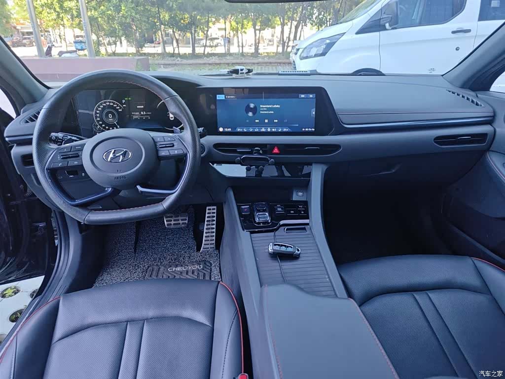 Hyundai Sonata, 2021 все фото