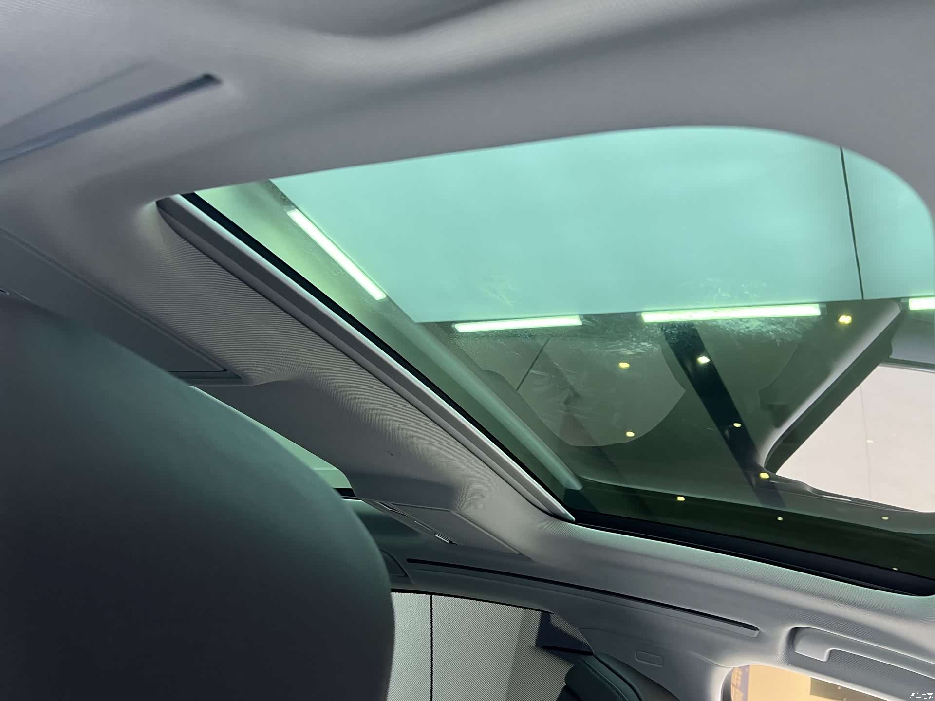 Audi A8L, 2023 15