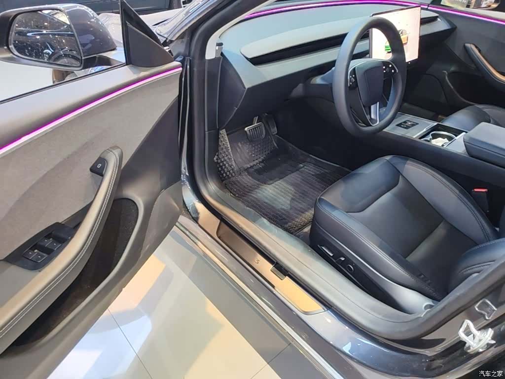 Tesla Model 3, 2024 16