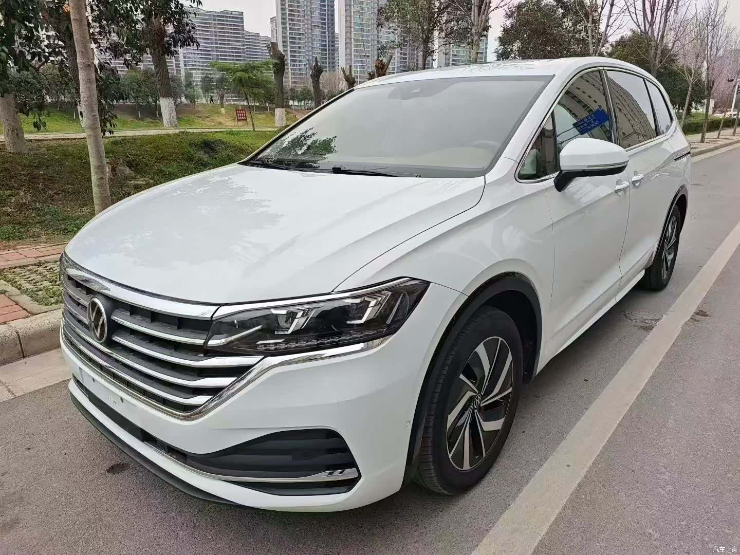 Volkswagen Viloran, 2023 3