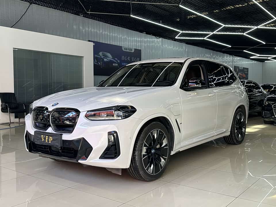 BMW iX3