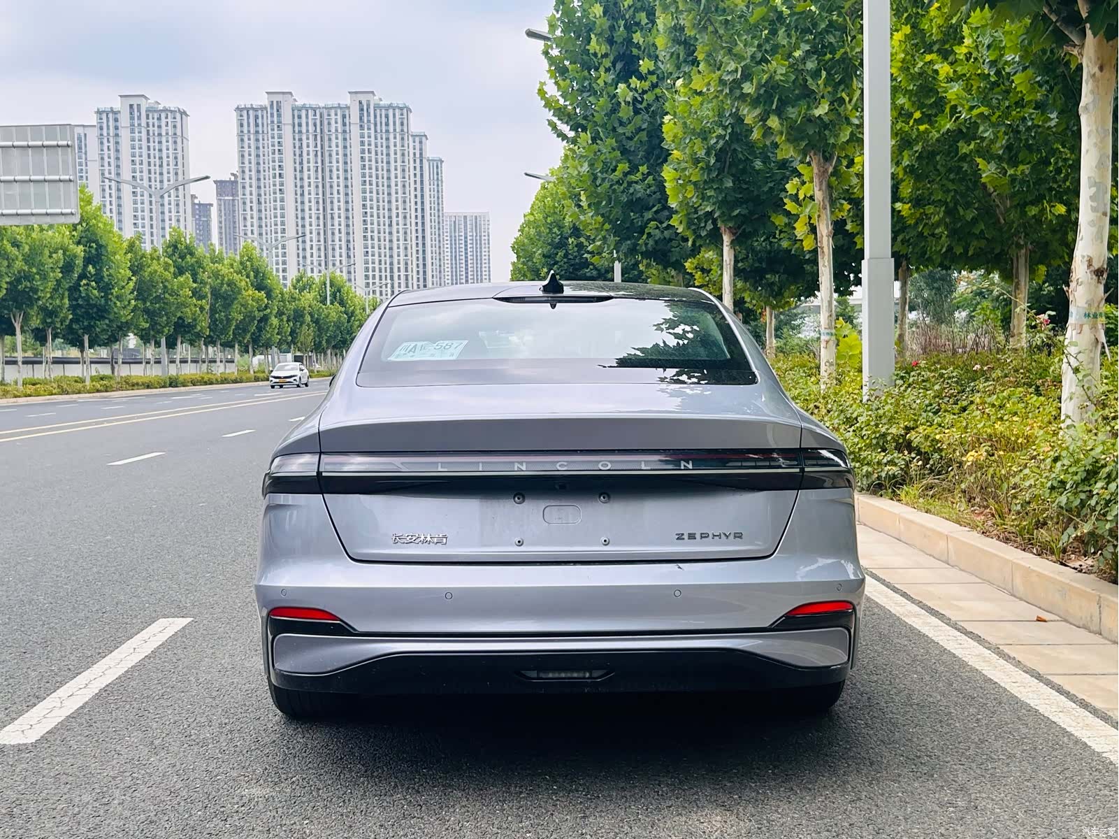 Lincoln Z, 2024 10