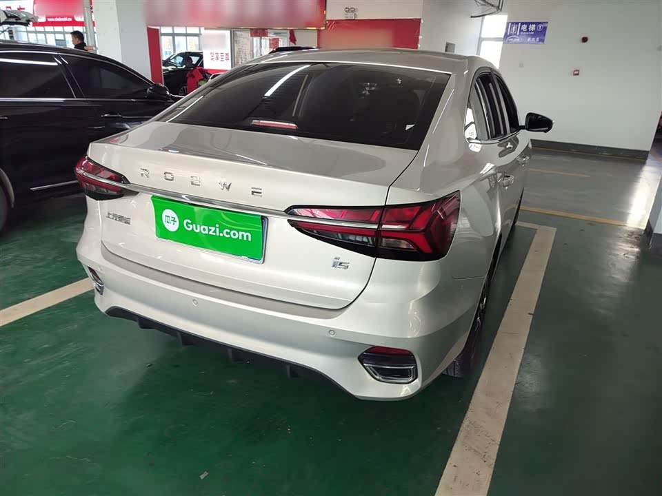Roewe i5