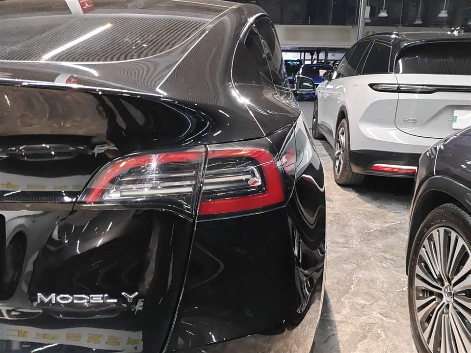 Tesla Model Y Tesla Model Y