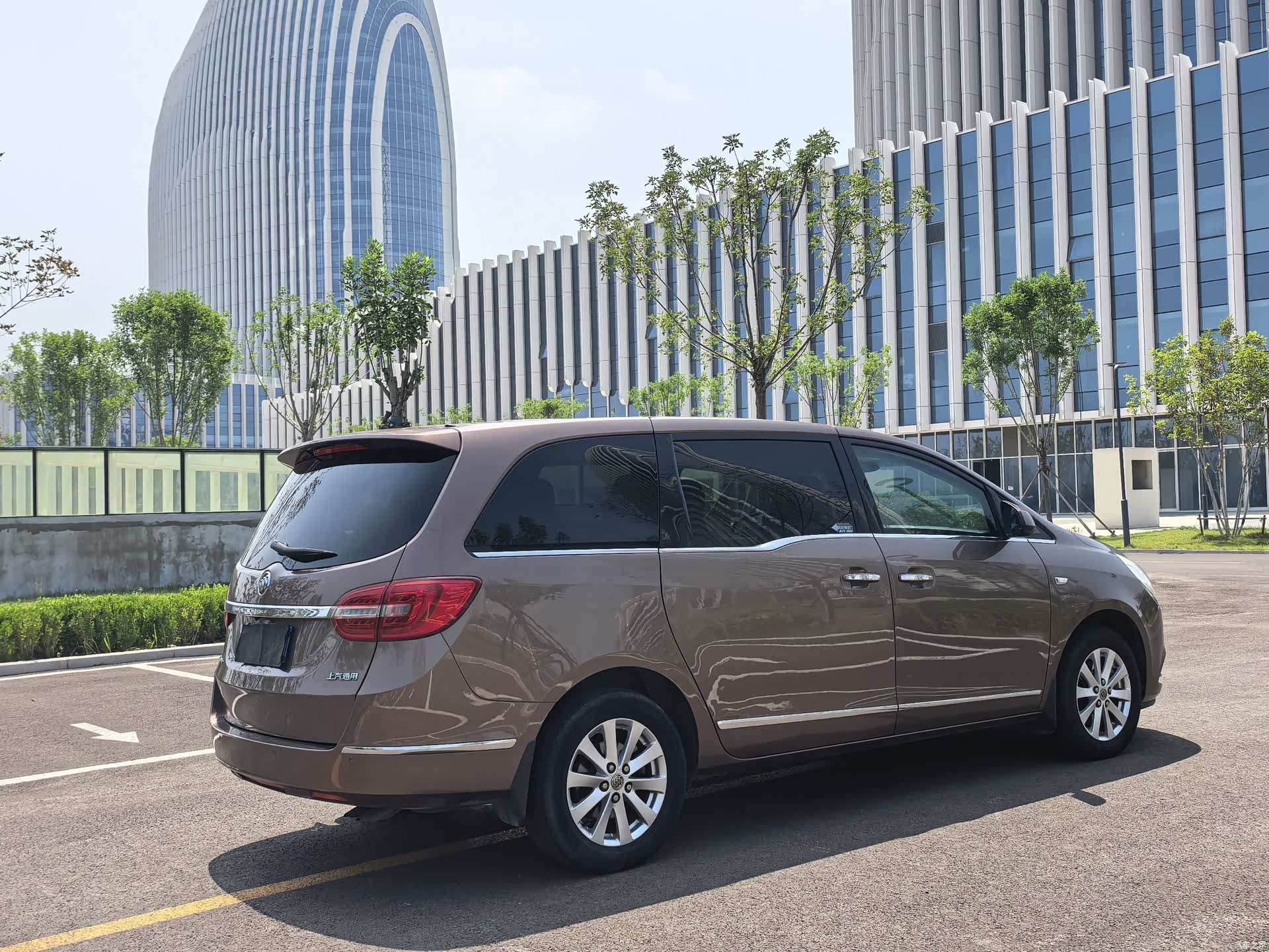 Buick GL8, 2019 3