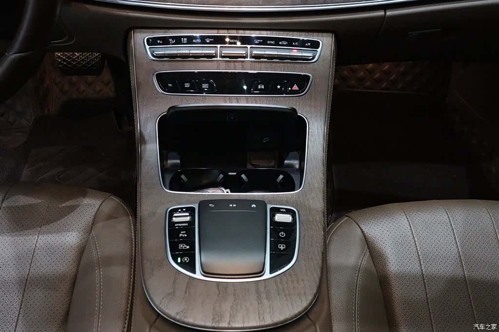 Mercedes-Benz E-Class, 2021 11