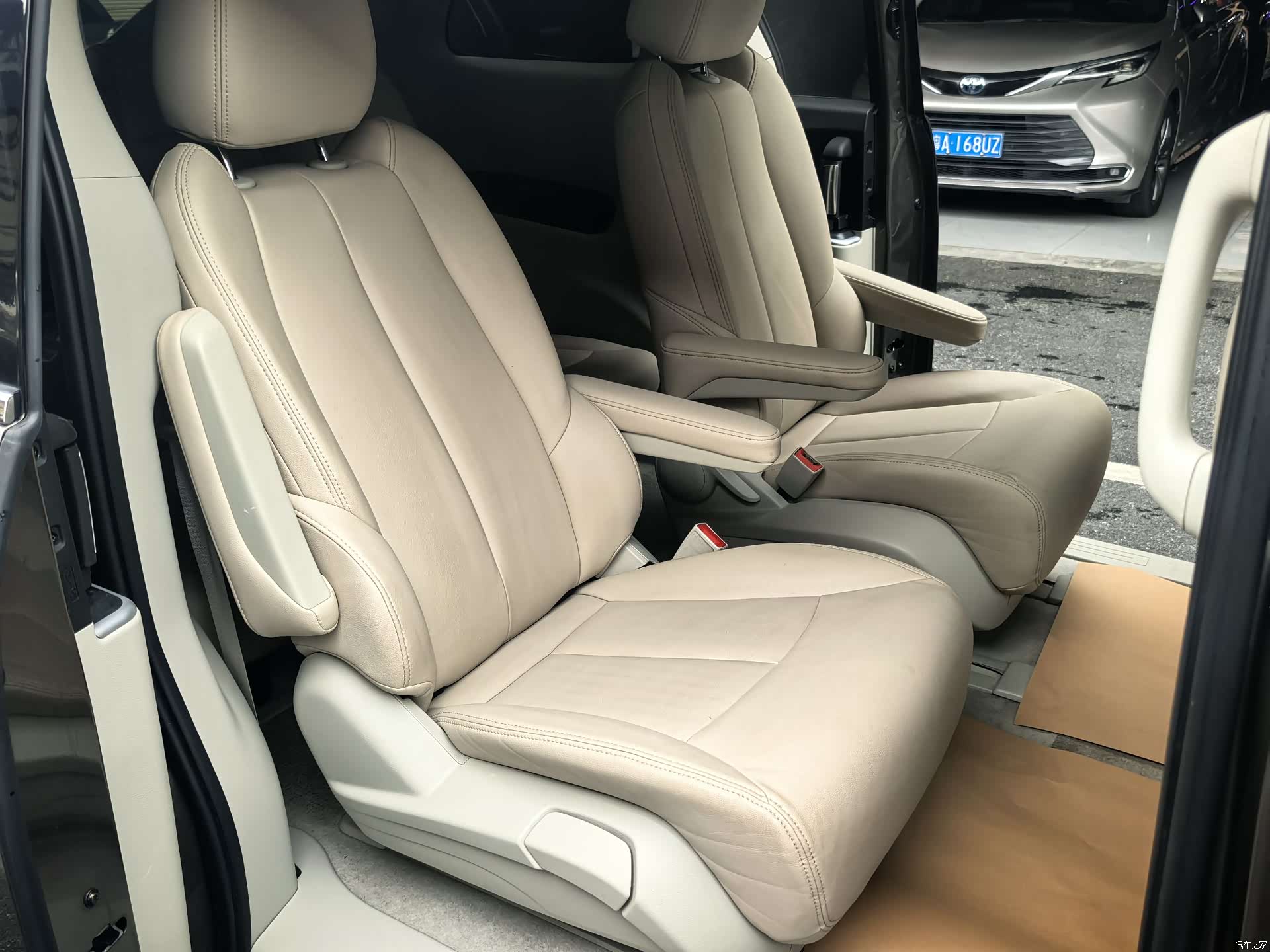 Buick GL8, 2022 12
