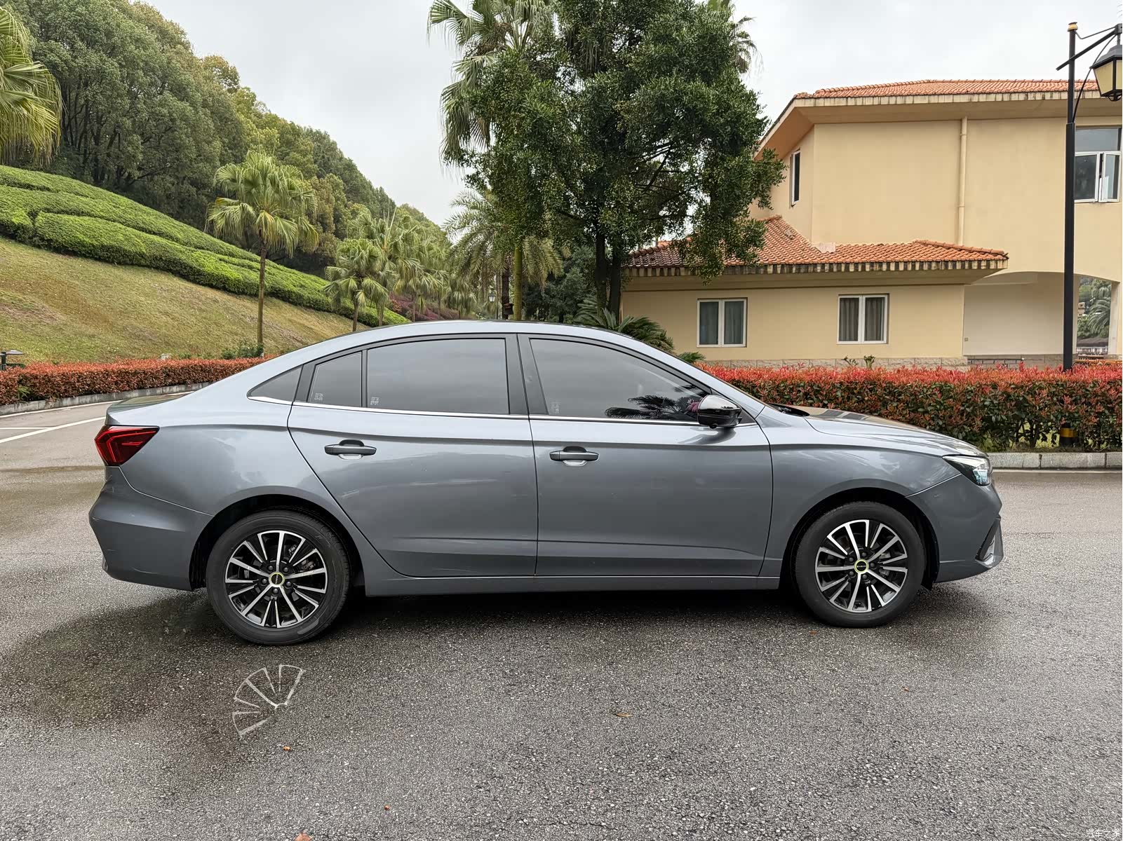 Roewe i5, 2023 8