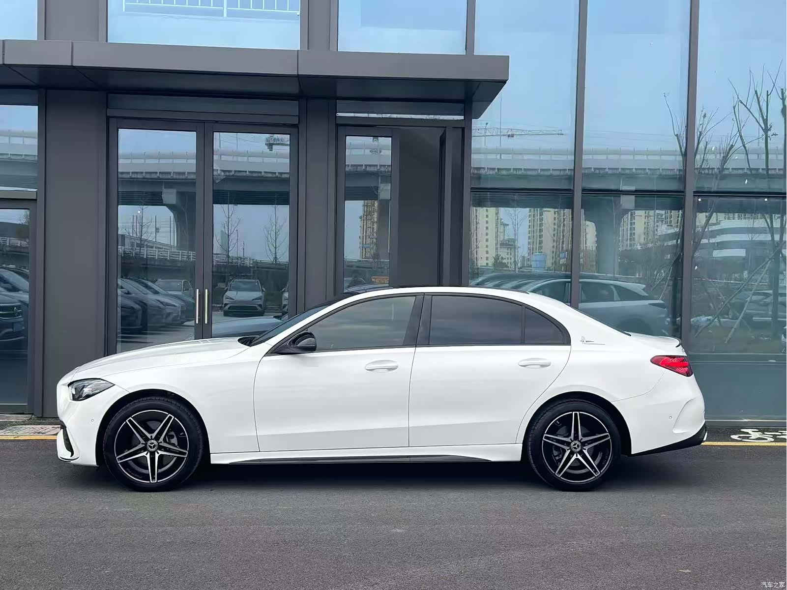 Mercedes-Benz C-Class, 2024 8