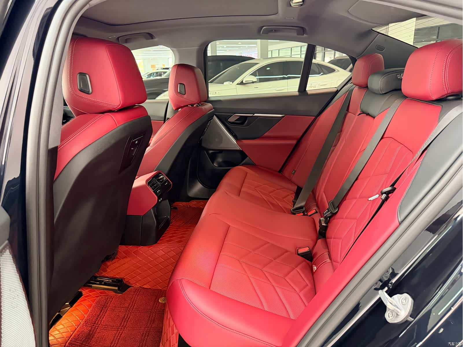 BMW 5 Series, 2025 все фото
