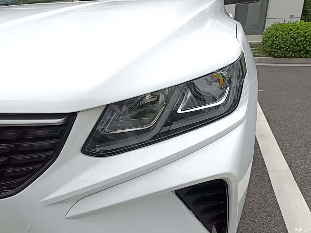 Geely Coolray, 2025 24