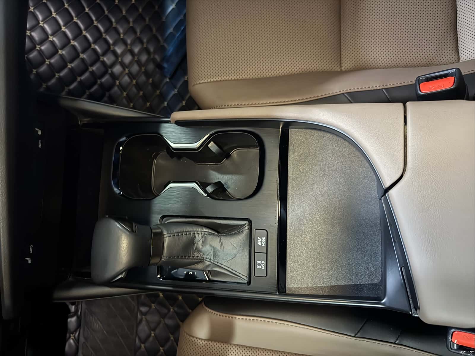 Lexus ES, 2023 13