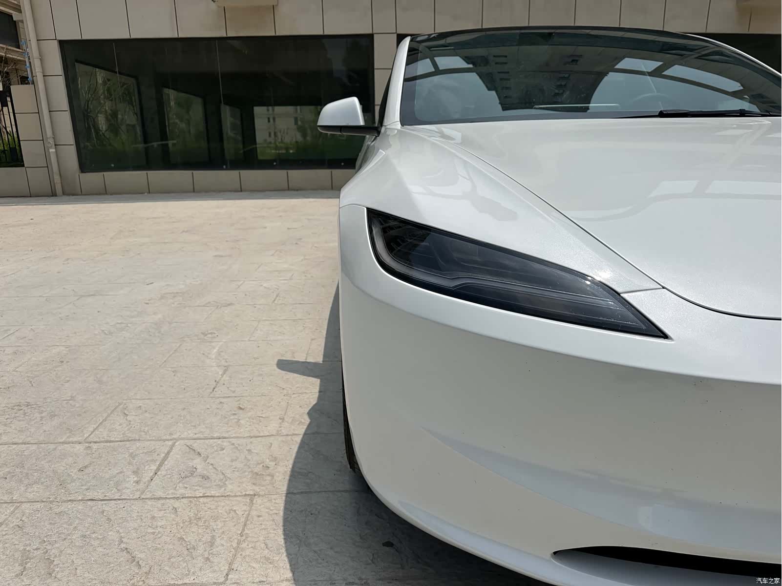 Tesla Model 3, 2025 11