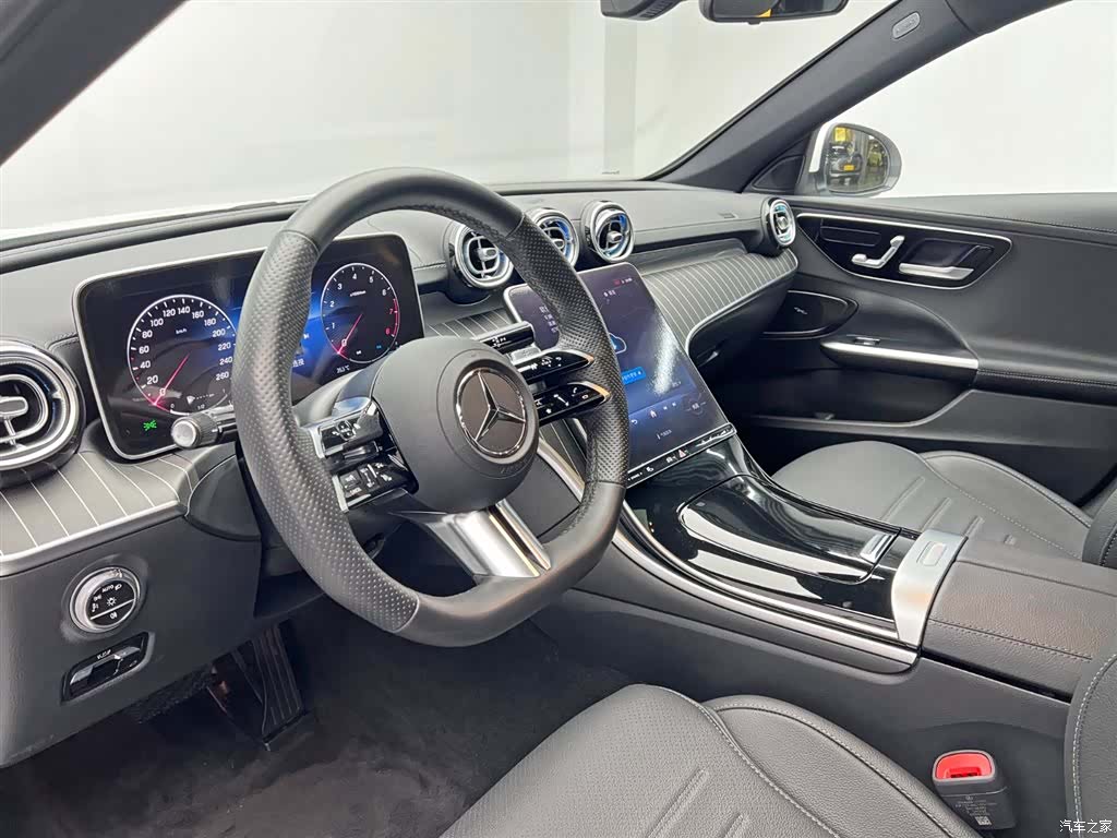 Mercedes-Benz C-Class, 2023 14