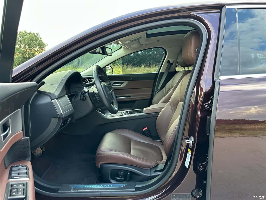 Land Rover XFL, 2019 8