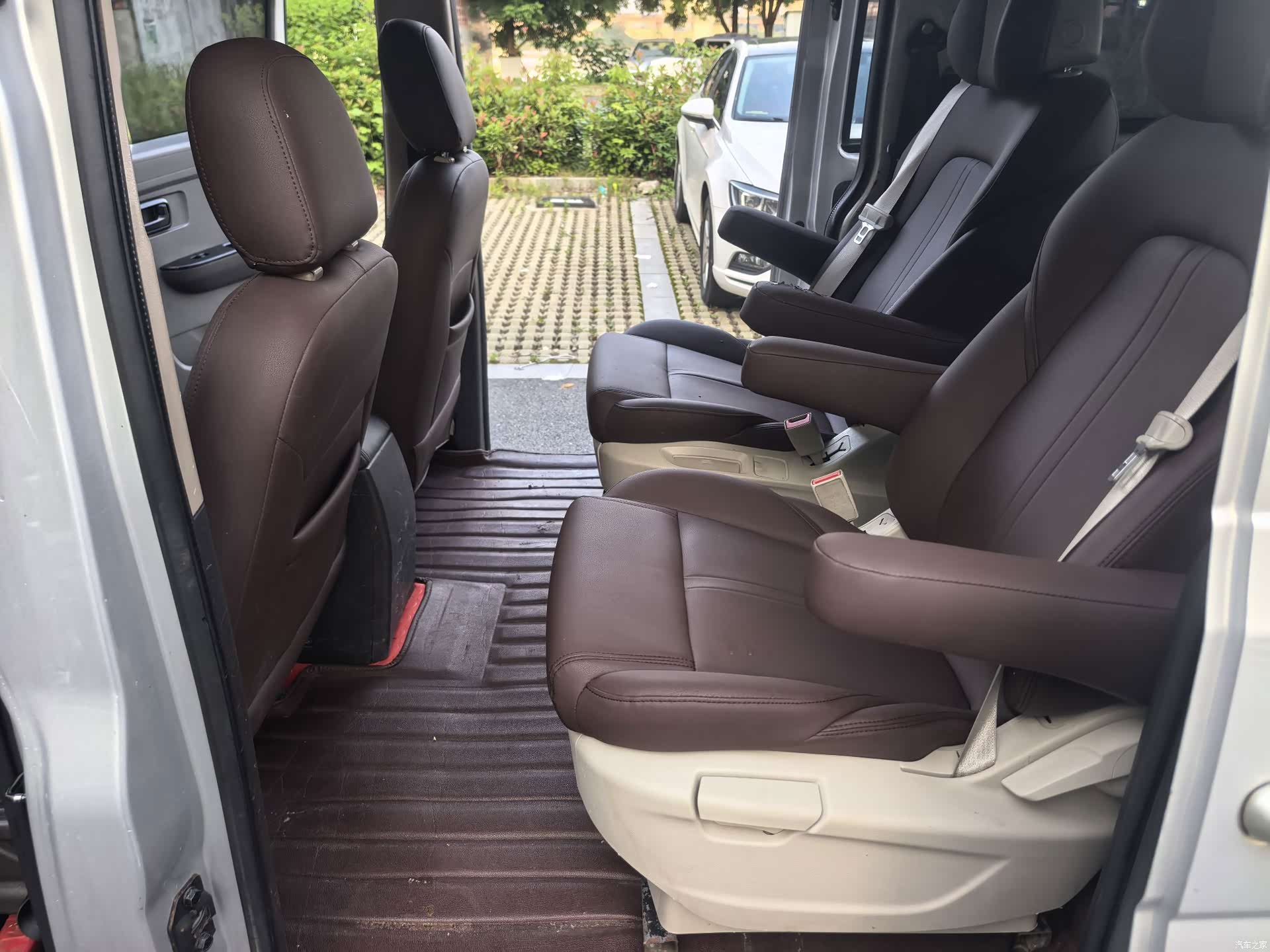 Wuling V, 2017 10