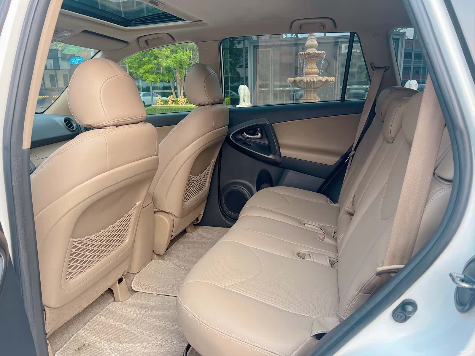 Toyota RAV4, 2013 8