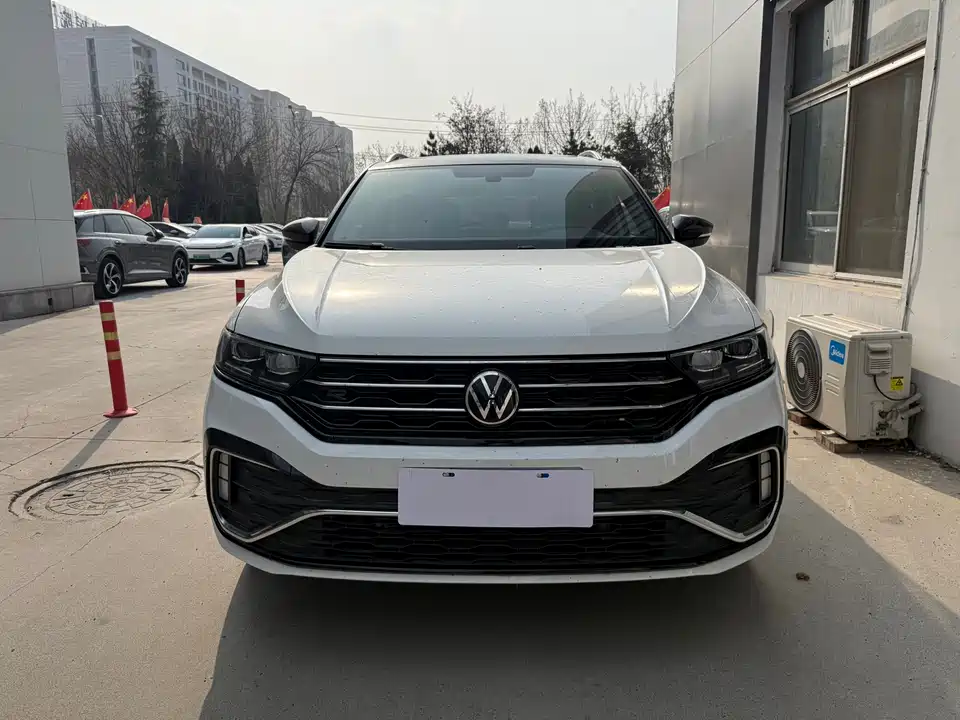 Volkswagen T-ROC exploring Songs