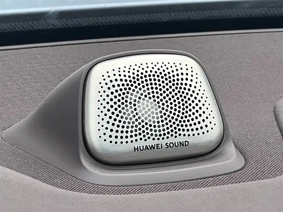 AITO Ask the world M7