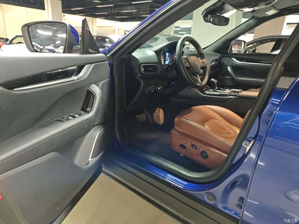 Maserati Levante, 2018 16