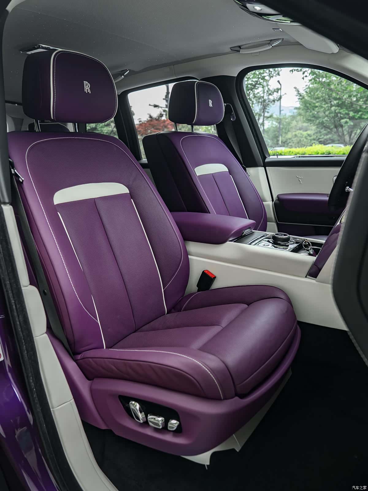 Rolls-Royce Cullinan, 2022 6
