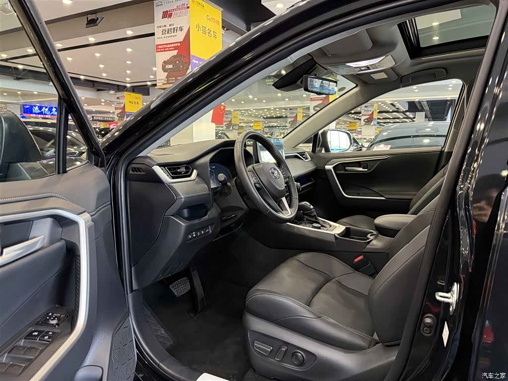 Toyota Wildlander, 2023 4