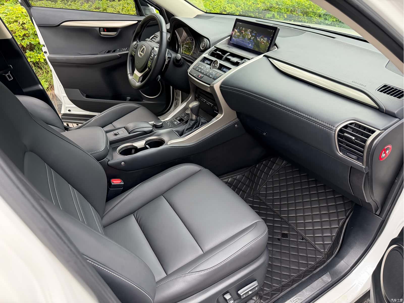 Lexus NX, 2015 15