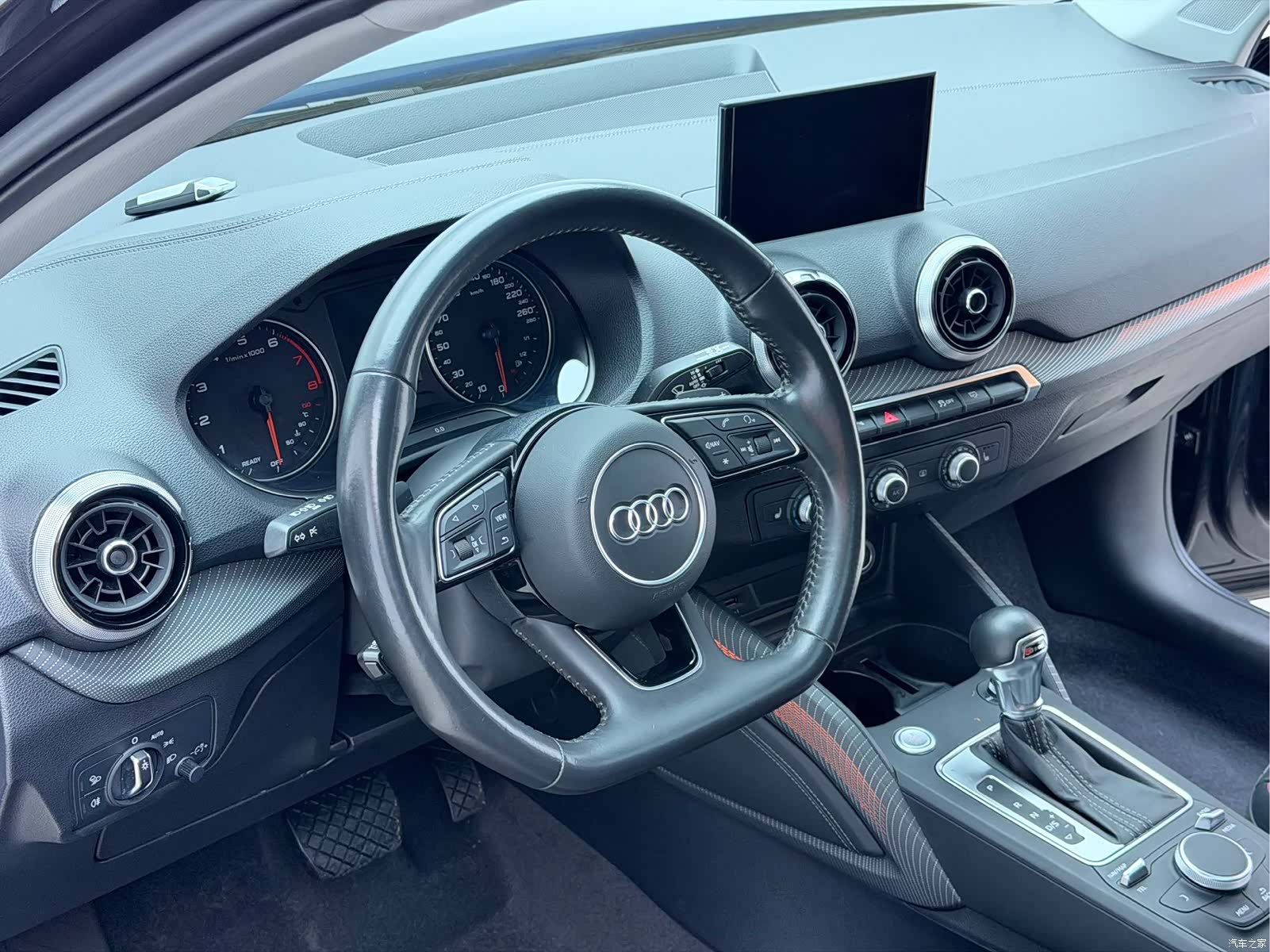 Audi Q2L, 2022 12