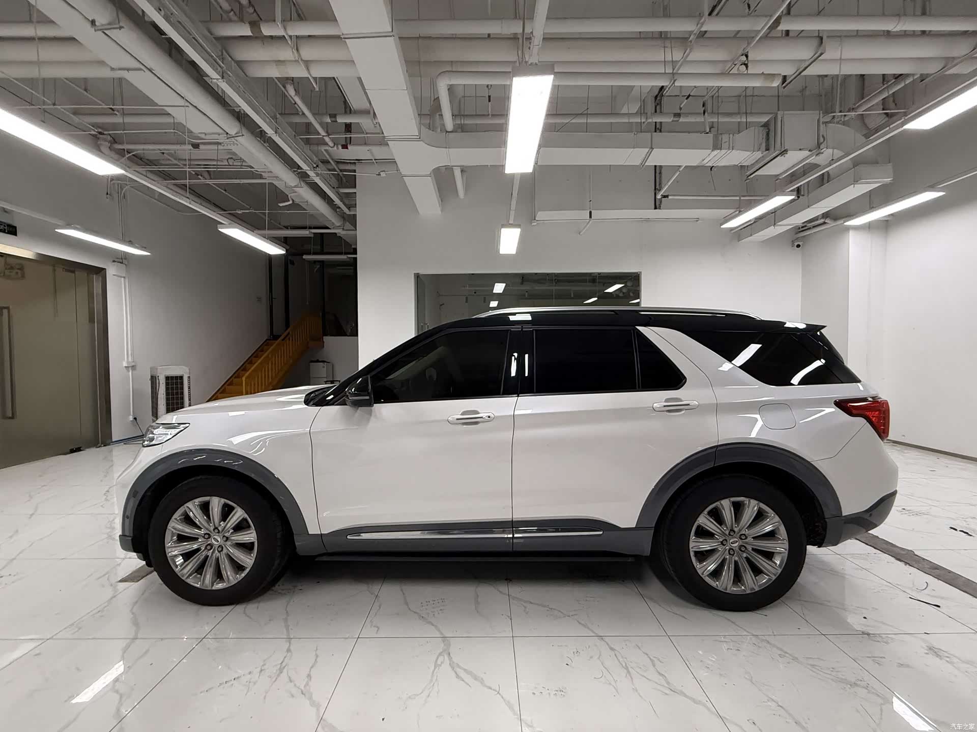 Ford Explorer, 2021 3