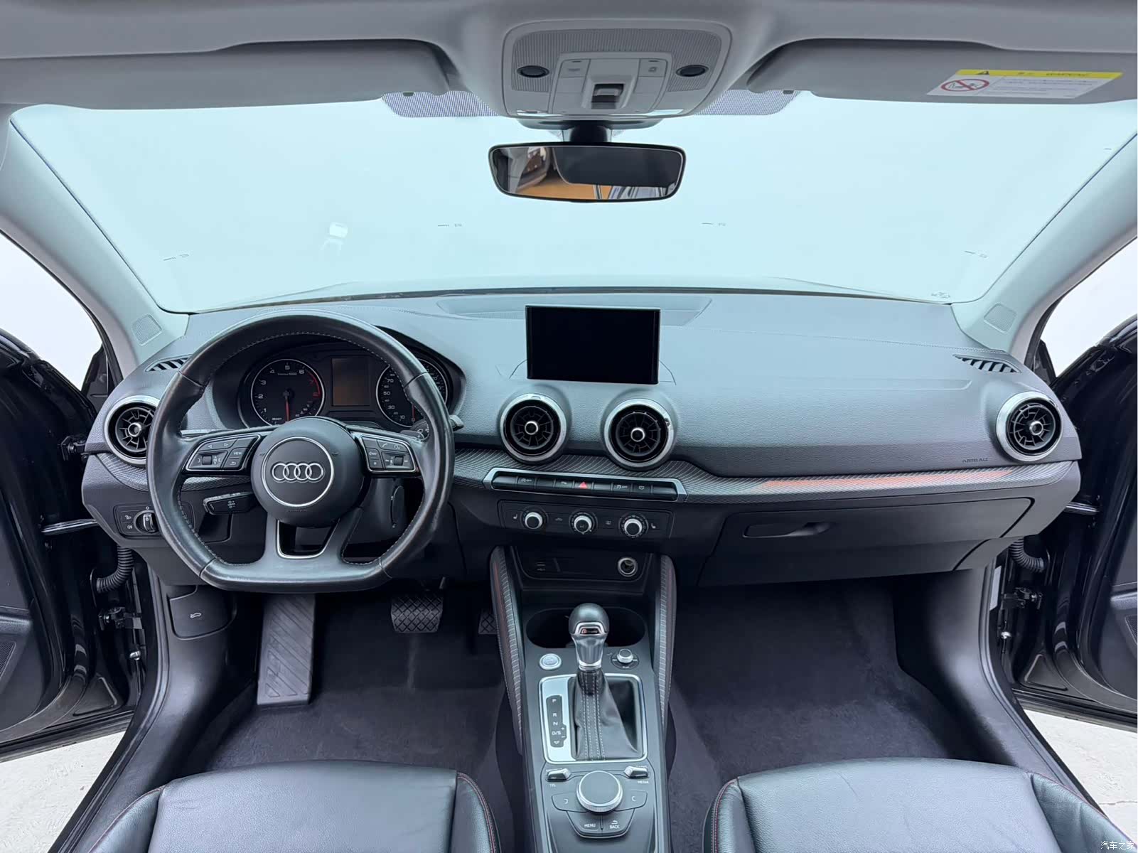 Audi Q2L, 2022 13