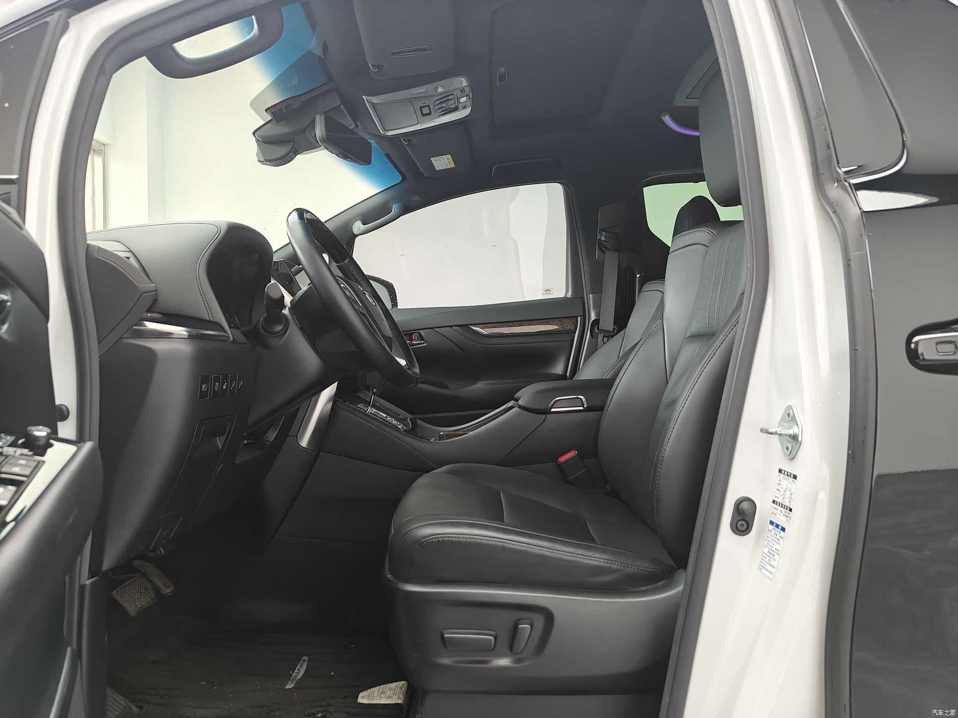 Toyota Alphard, 2020 9