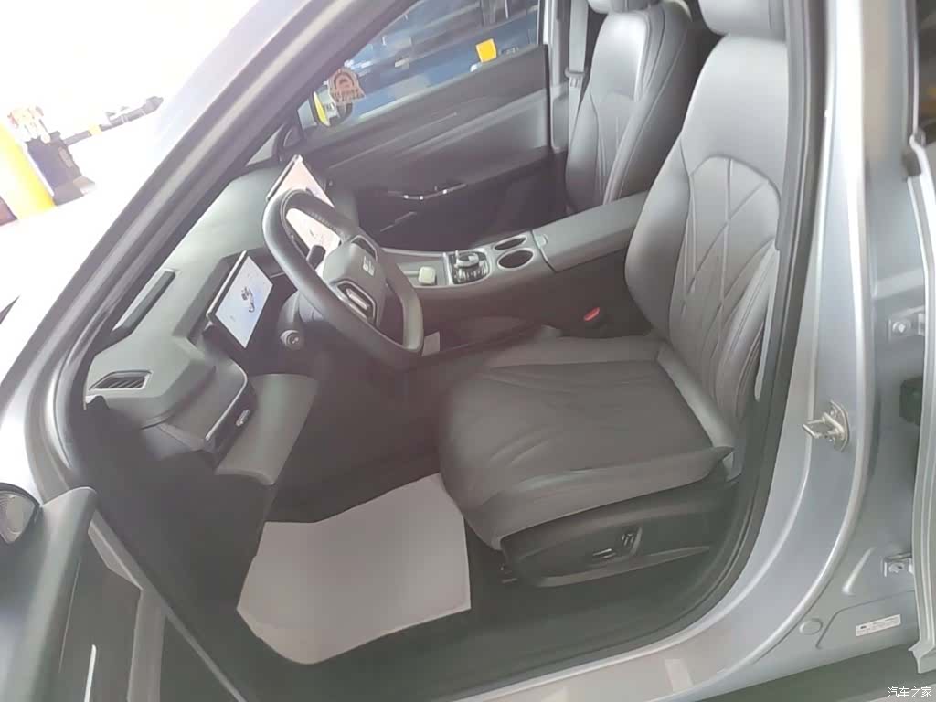 Geely Galaxy L6, 2025 15