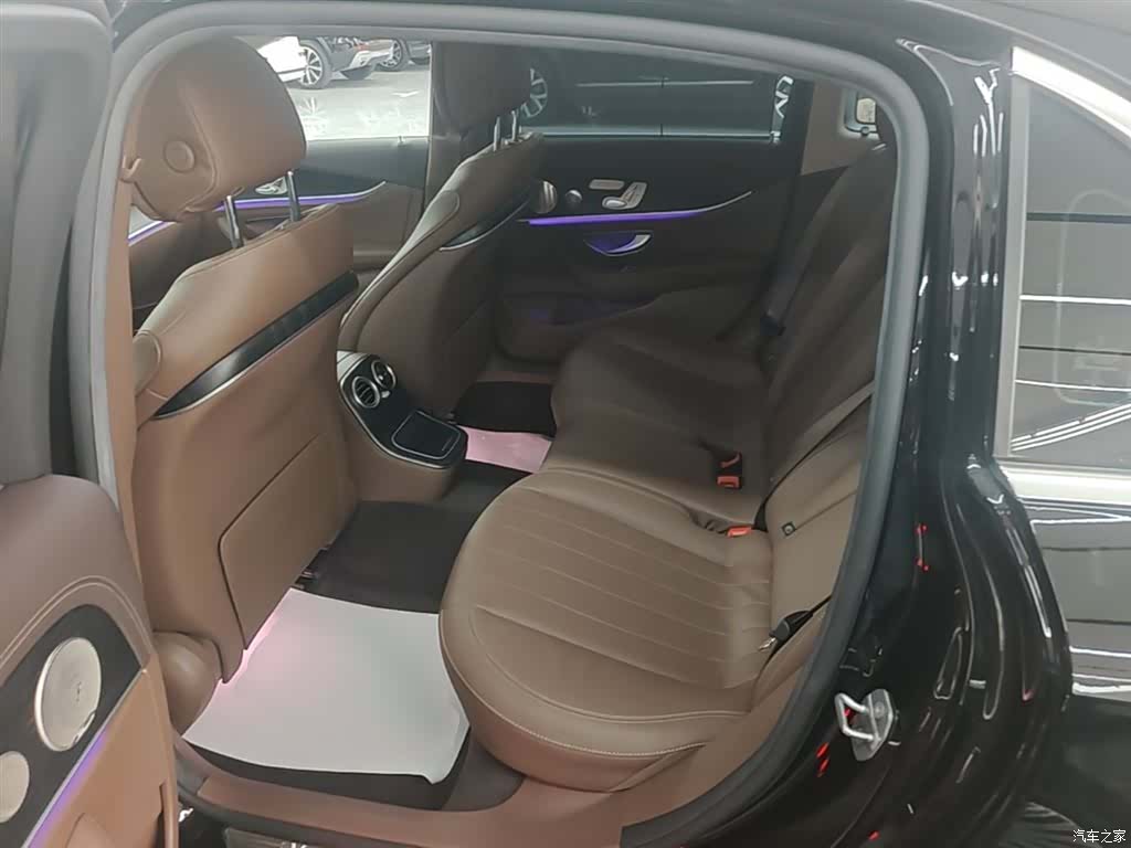Mercedes-Benz E-Class, 2023 17