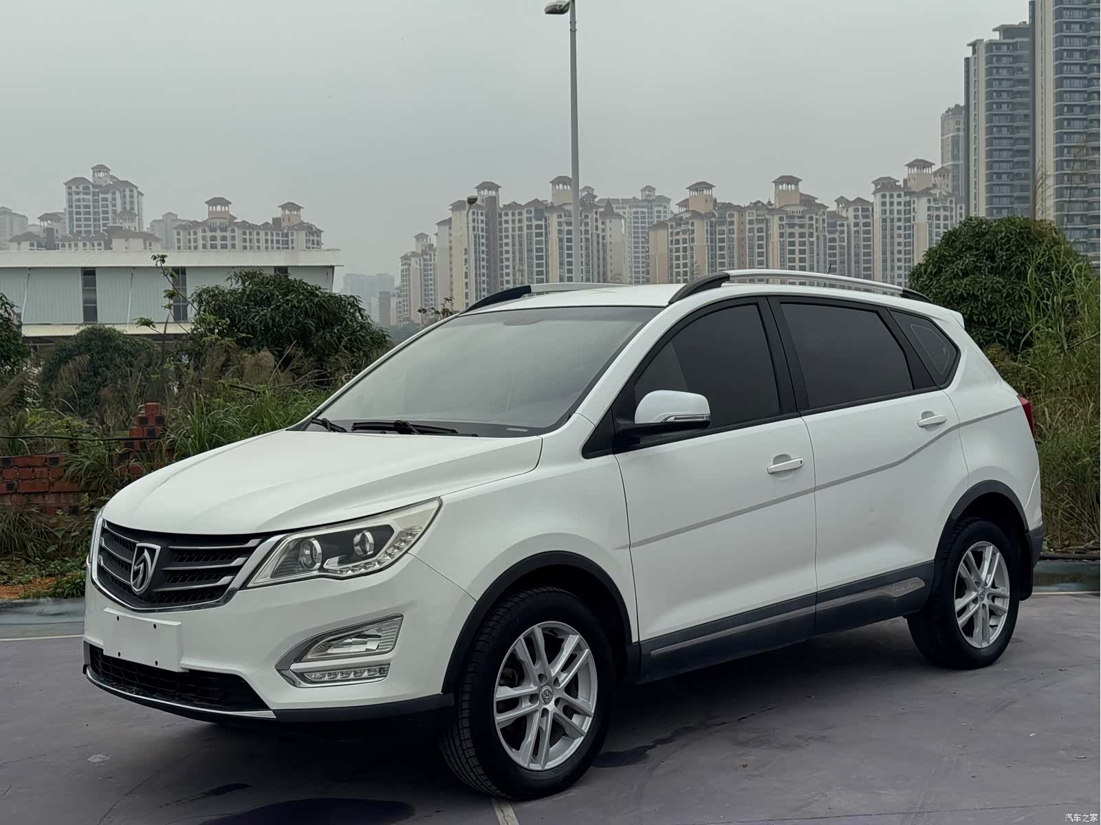 Wuling 560, 2016 1