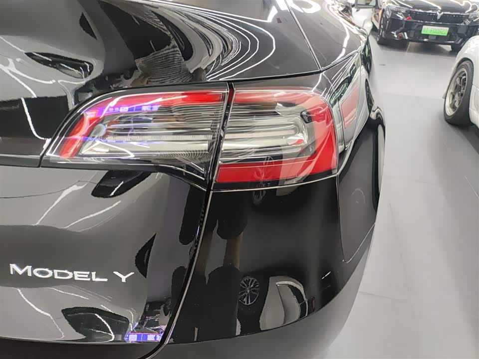 Tesla Model Y Tesla Model Y