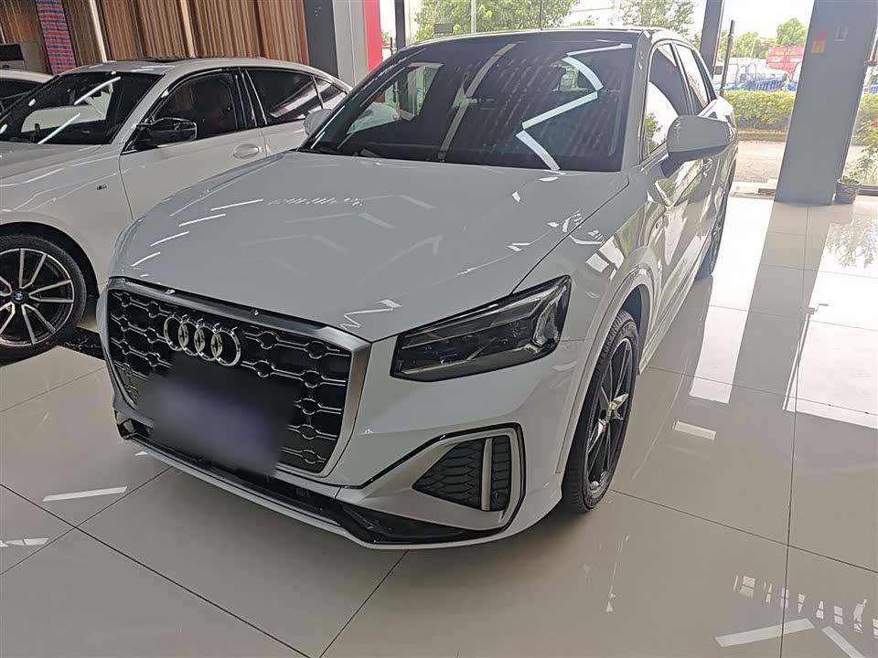Audi Q2L Audi Q2L