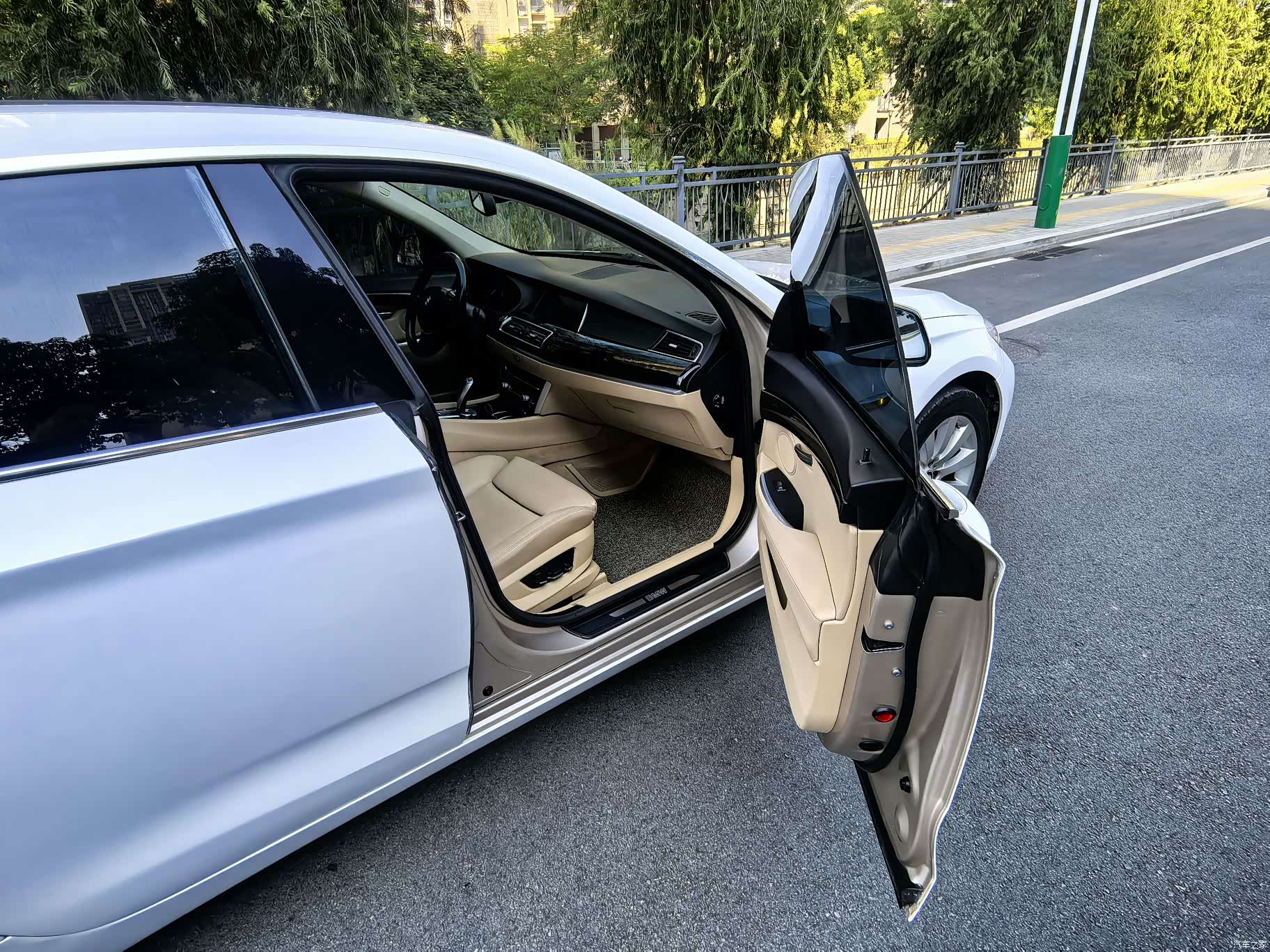 BMW 5 Series, 2013 11