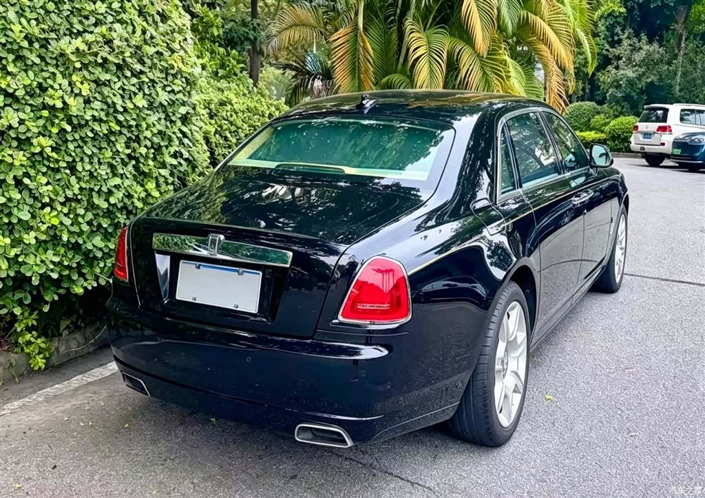 Rolls-Royce Ghost, 2013 7