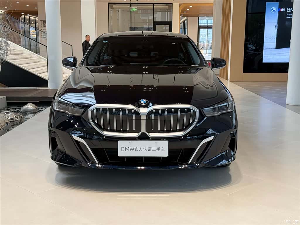 BMW 5 Series, 2025 4