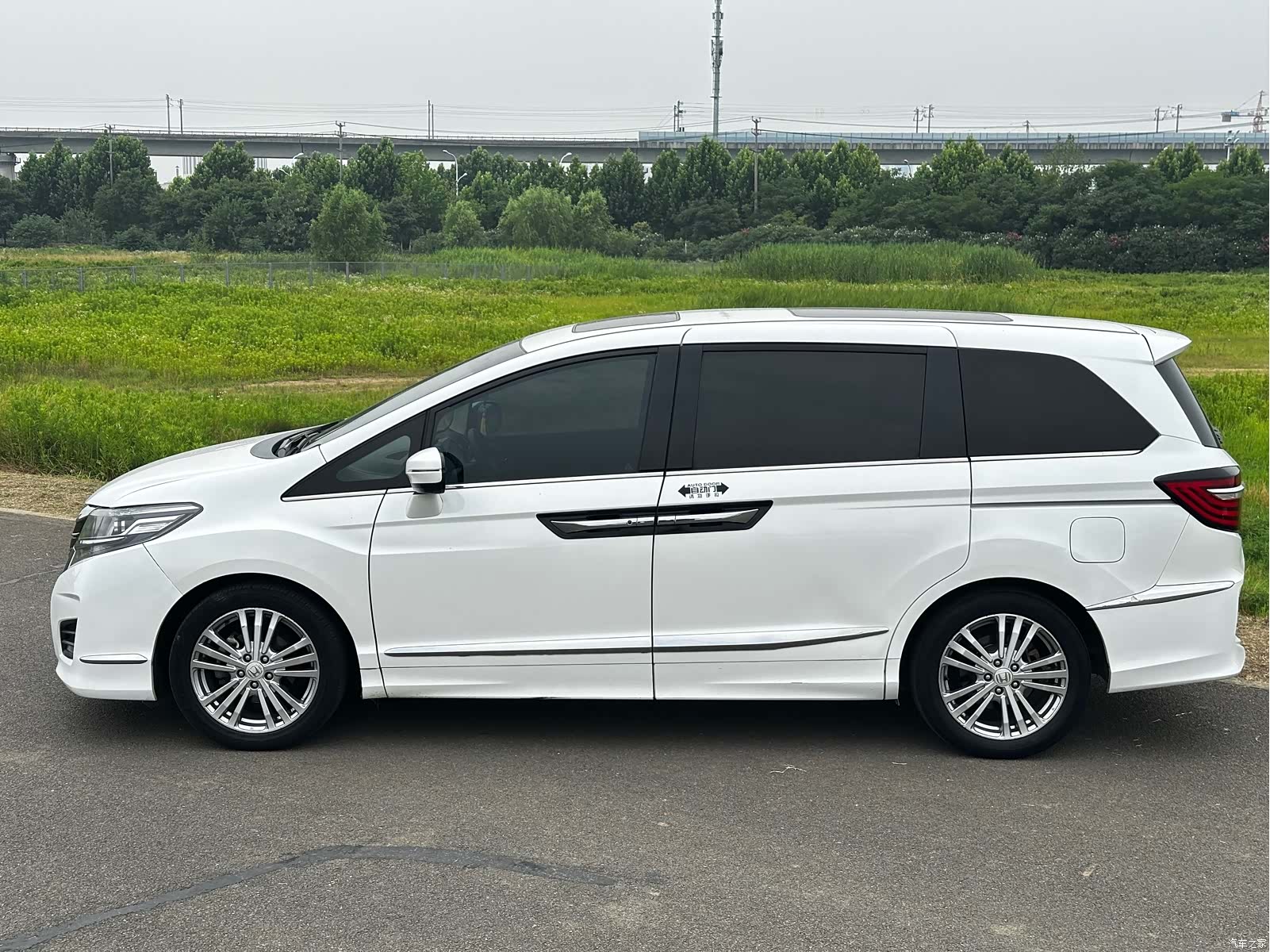Honda Elysion, 2017 3