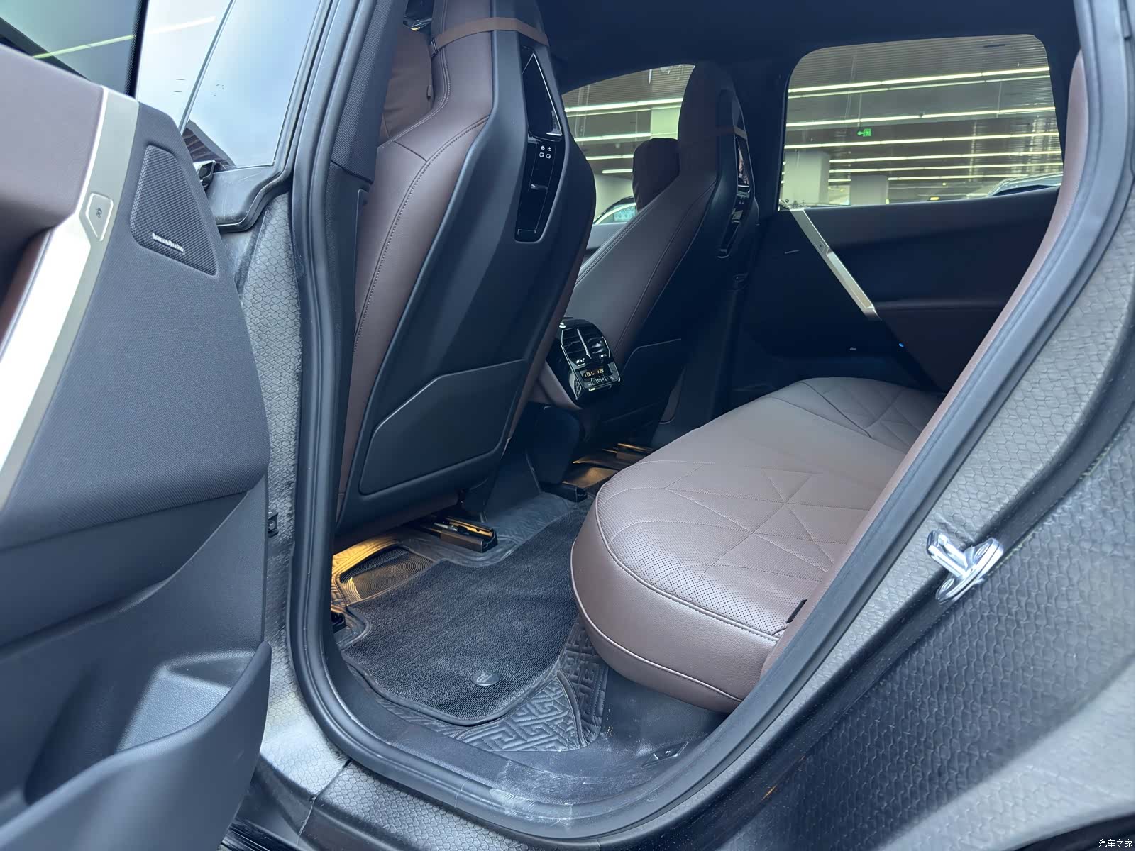 BMW iX, 2023 15