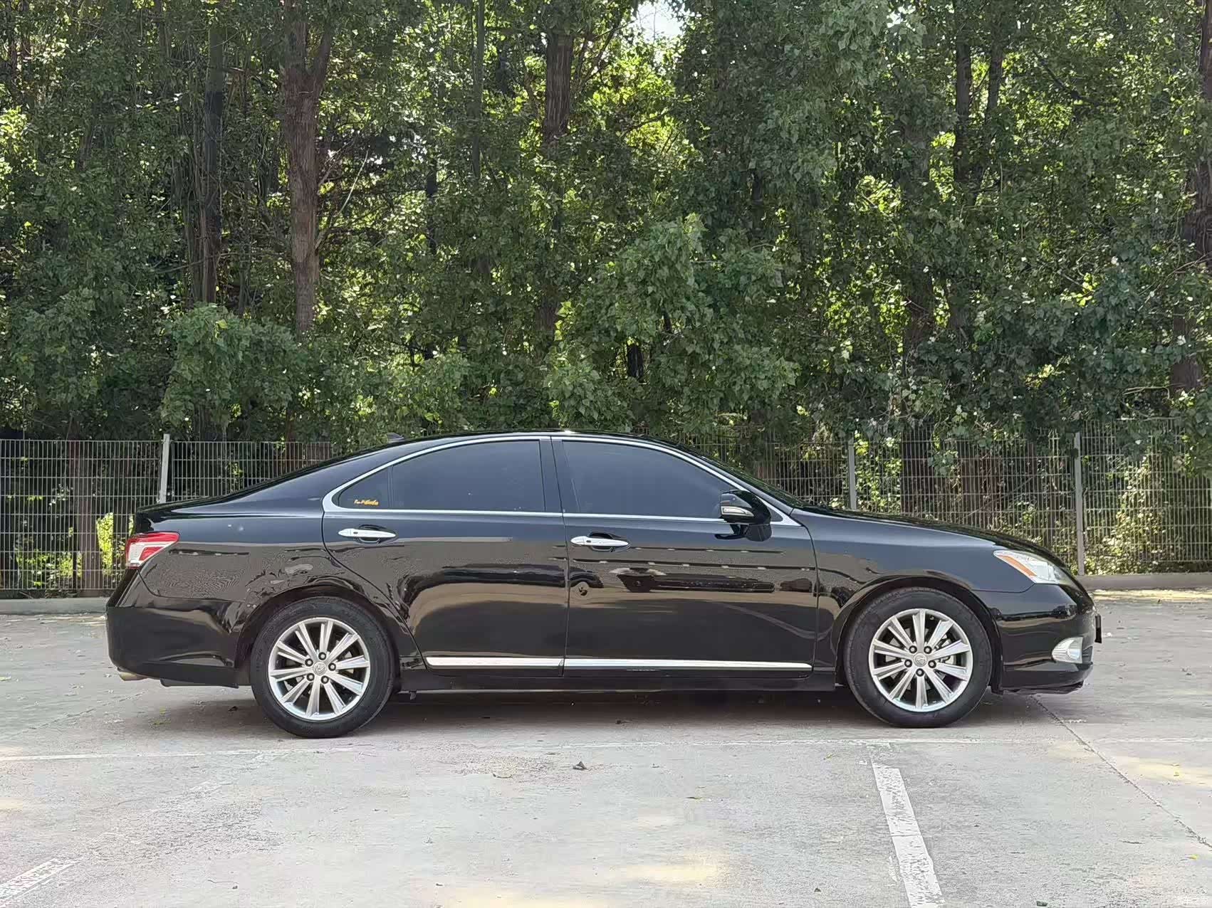Lexus ES, 2011 3