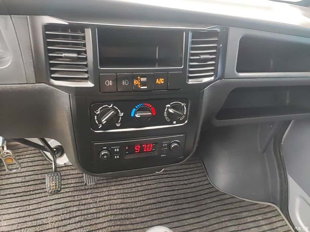 Wuling VI, 2021 13