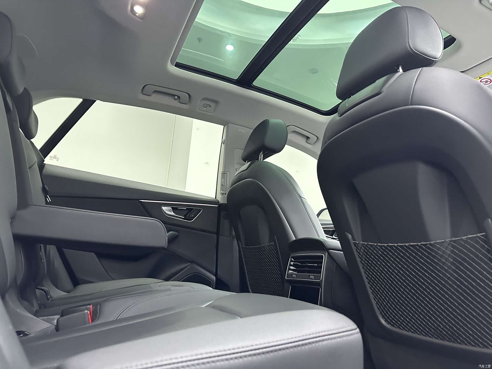 Audi Q8, 2023 13