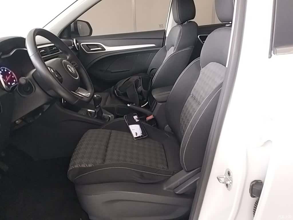 MG ZS, 2018 15