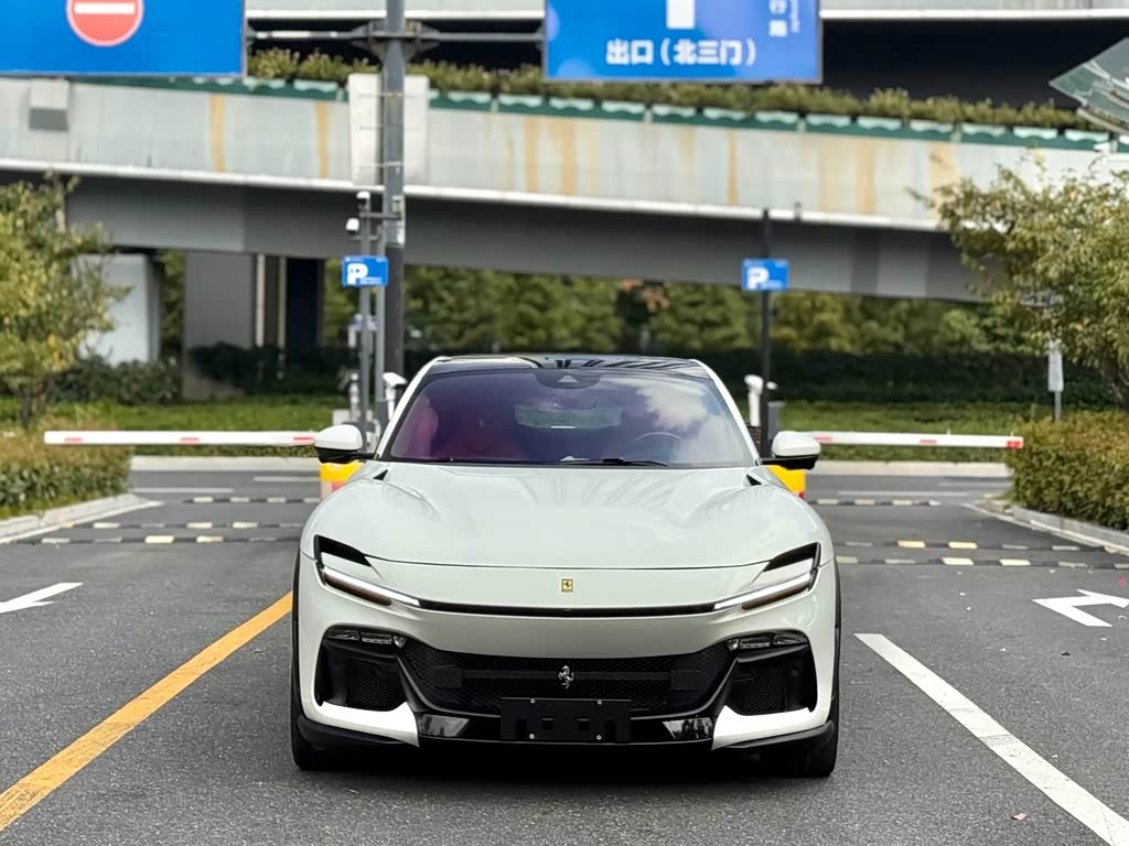 Ferrari Purosangue 2023 6.5L V12