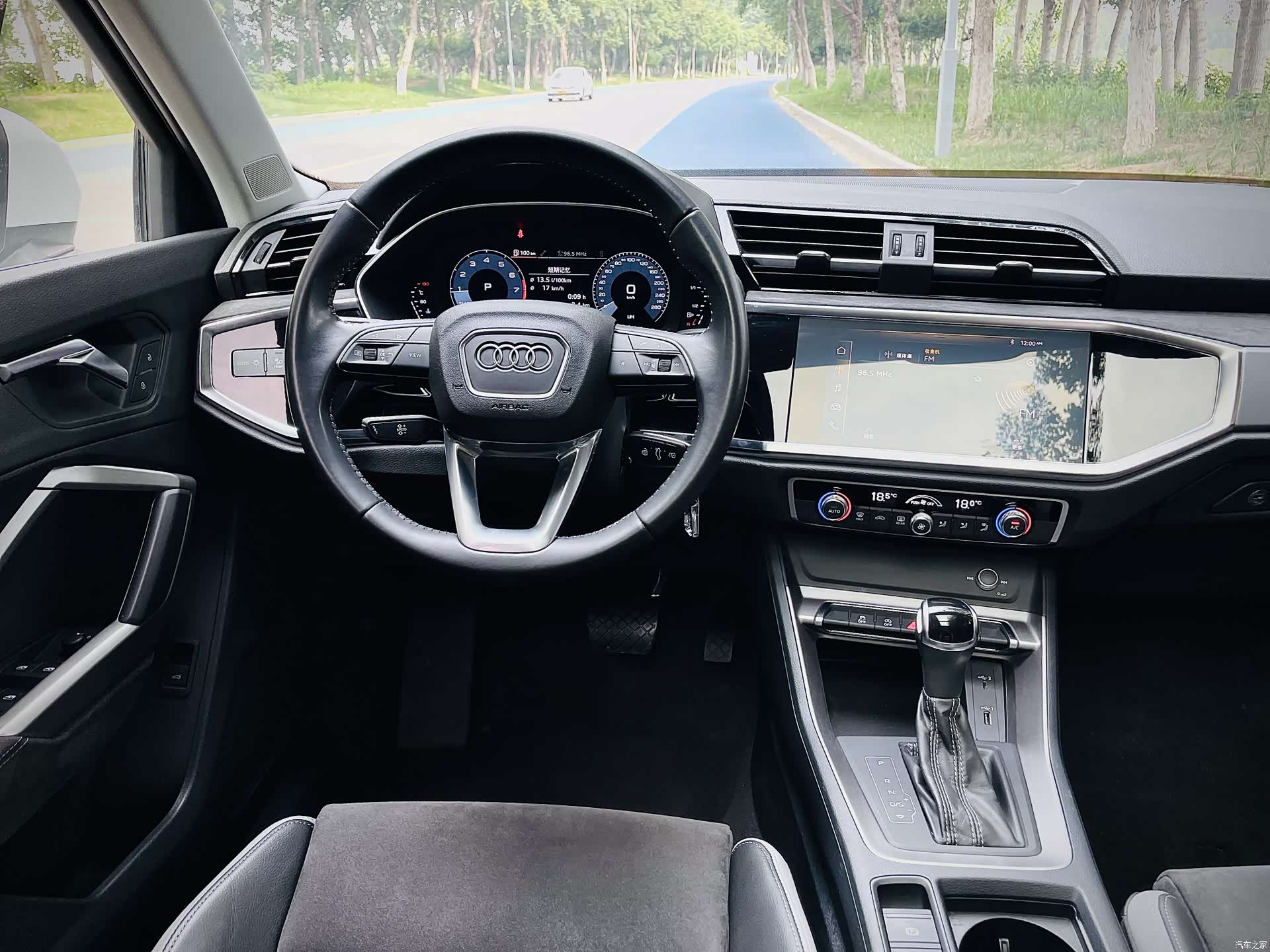 Audi Q3, 2020 9
