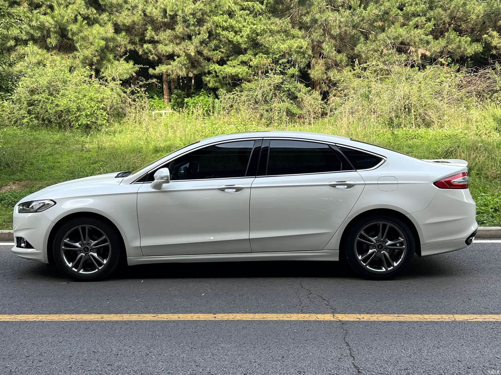 Ford Mondeo, 2016 3