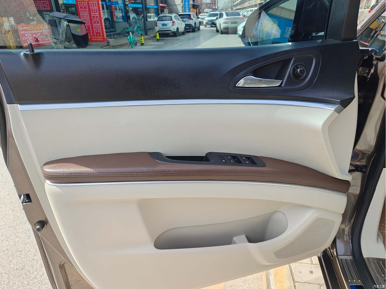 Buick GL8, 2022 6