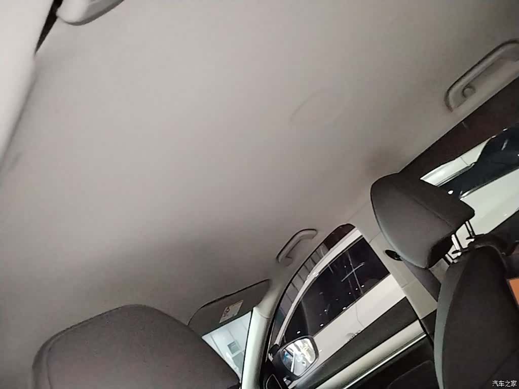 Geely Coolray, 2025 18